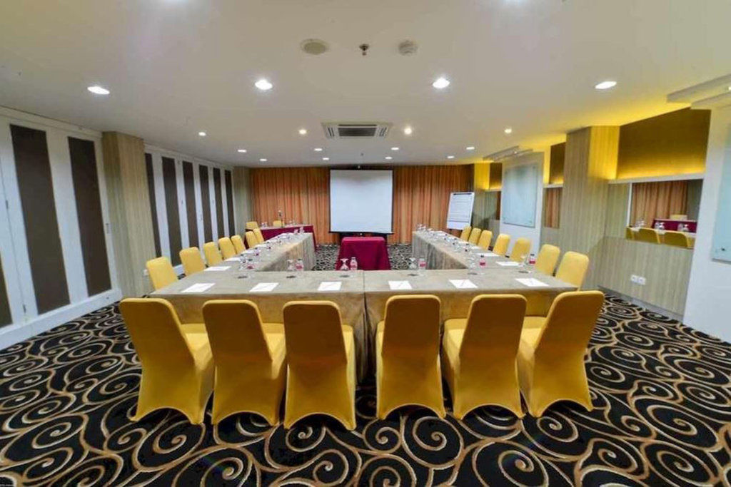 D'Hotel Jakarta Exterior photo
